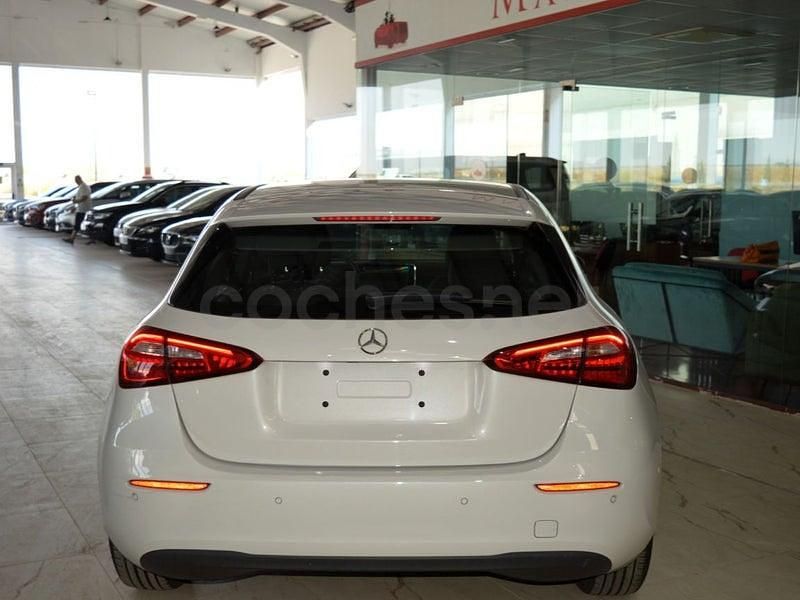 Usado Mercedes A180 136 CV (100 kW) 2021 Blanco Berlina