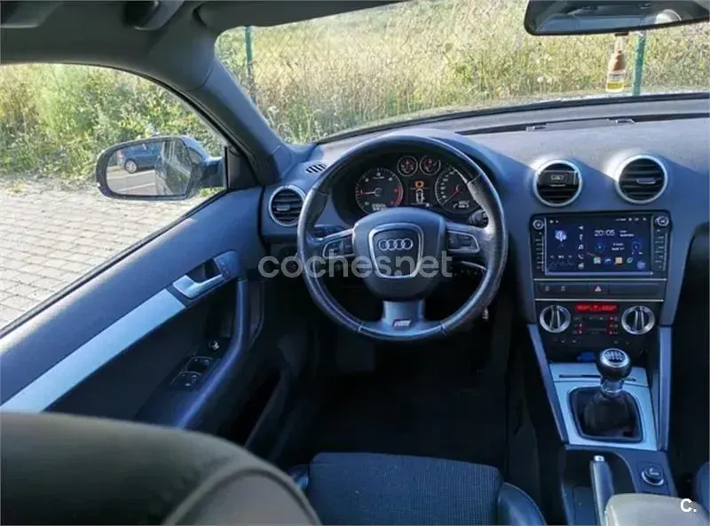 Usado Audi A3 Attraction 140 CV (102 kW) 2011 Negro Utilitario