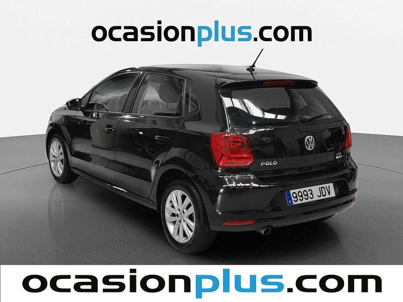 Usado VW Polo Advance 90 CV (66 kW) 2015 Negro Utilitario