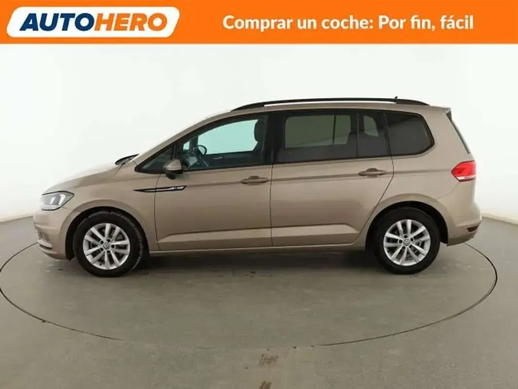 Usado VW Touran Advance 150 CV (110 kW) 2017 Amarillo Monovolumen