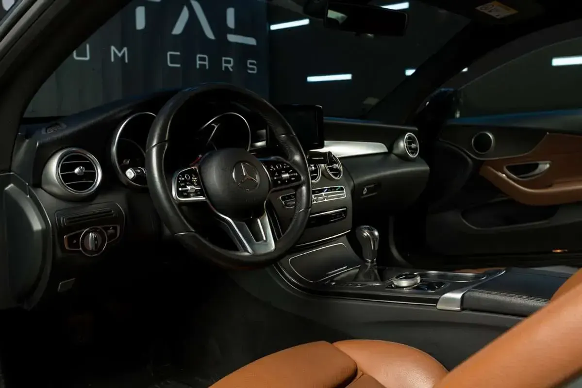 Usado Mercedes C220 170 CV (125 kW) 2019 Negro Coupe
