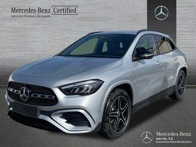Usado Mercedes GLA200 AMG line 163 CV (119 kW) 2025 Plata hightech SUV