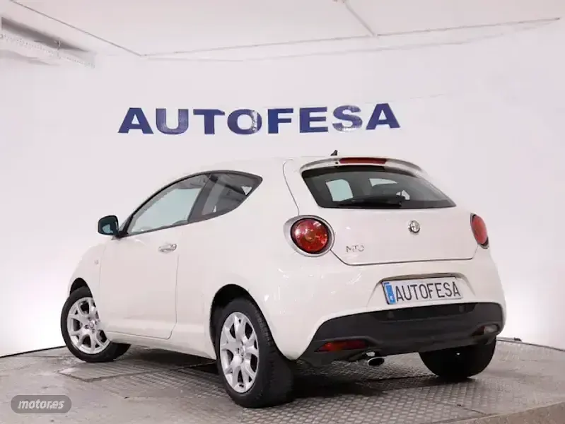 Usado Alfa Romeo MiTo 78 CV (57 kW) 2010 Rojo Utilitario