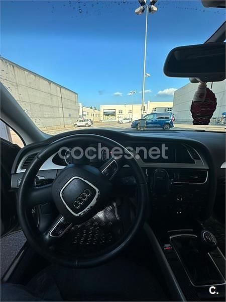 Usado Audi A4 136 CV (100 kW) 2012 Negro Berlina