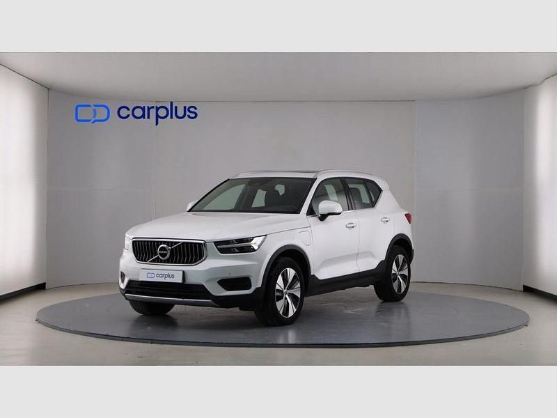 Crystal white (metalizado) Usado 2021 Volvo XC40 Inscription SUV | 28.590 € (Precio justo) - Imagen 1/4