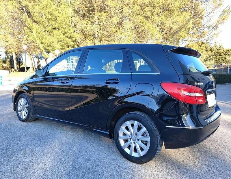 Usado Mercedes B180 109 CV (80 kW) 2013 Negro Monovolumen