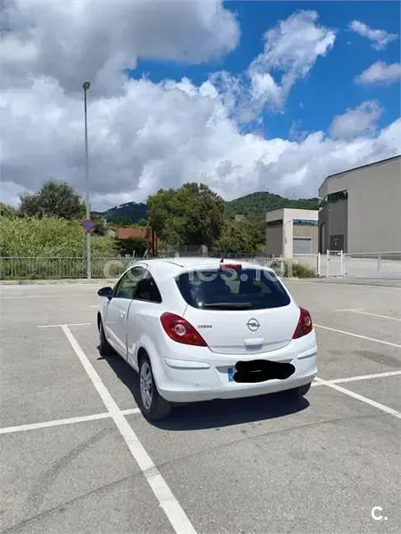 Usado Opel Corsa 85 CV (62 kW) 2010 Blanco Utilitario