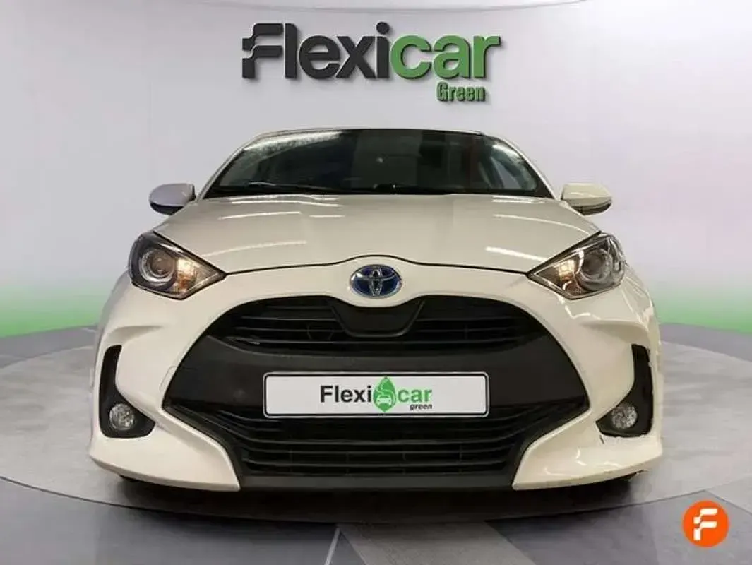 Używany Toyota Yaris Hybrid Business Edition 116 KM (85 kW) 2022 Biały Hatchback