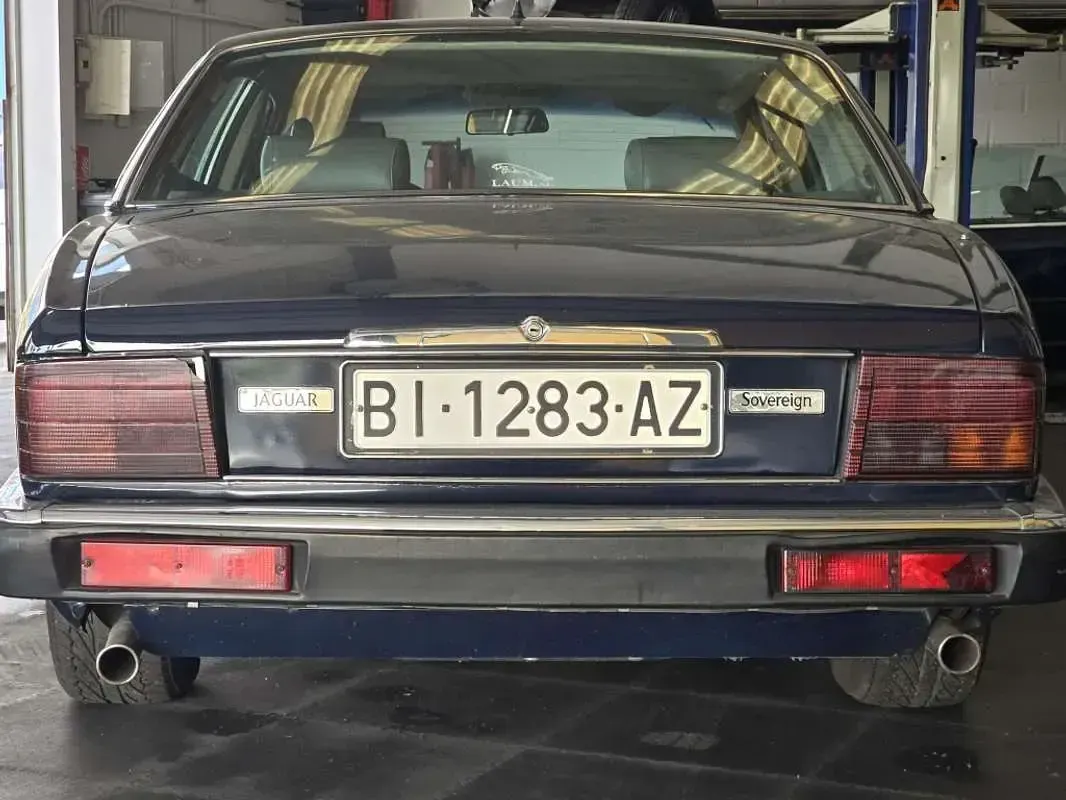 Usado Jaguar XJ 212 CV (155 kW) 1989 Azul Berlina