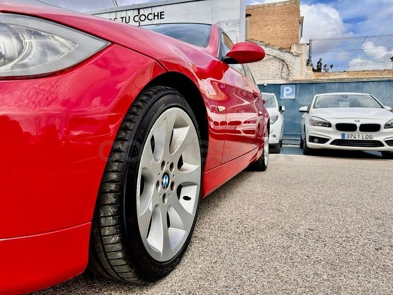 Usado BMW 330 Comfort Edition 258 HP (189 kW) 2006 Vermelho Sedan