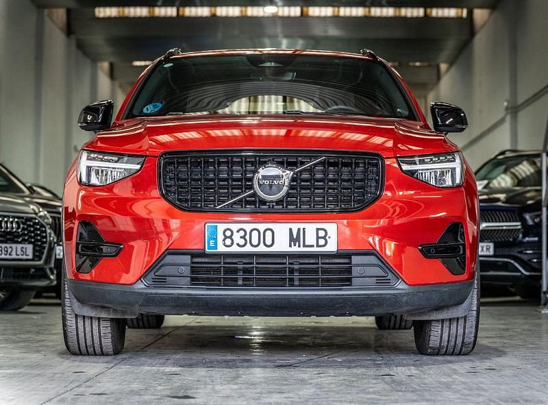 Usado Volvo XC40 Ultimate 163 CV (119 kW) 2023 Rojo SUV