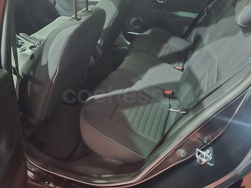 Usado Renault Mégane LIMITED 95 CV (69 kW) 2015 Negro Berlina