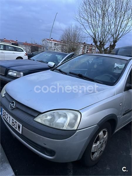 Usado Opel Corsa Comfort 75 CV (55 kW) 2001 Gris / plata Berlina