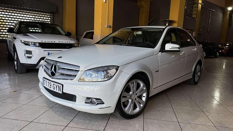 Blanco Usado 2010 Mercedes C200 Avantgarde Berlina | 4500 € (Buen precio) - Imagen 1/4