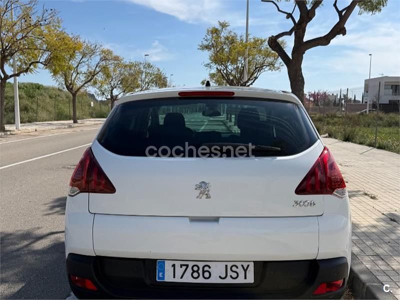 Usado Peugeot 3008 Style 130 CV (95 kW) 2016 Blanco Berlina