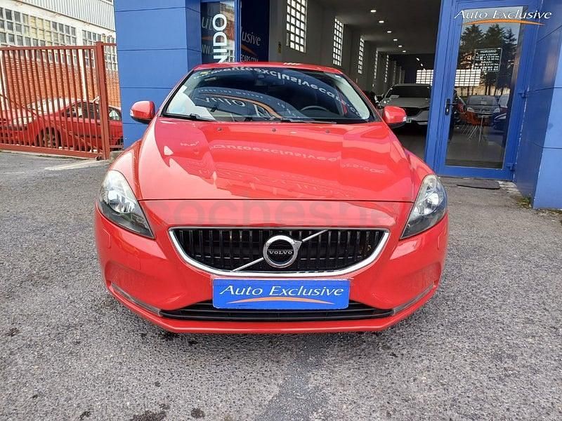 Usado Volvo V40 Kinetic 120 CV (88 kW) 2016 Rojo Berlina