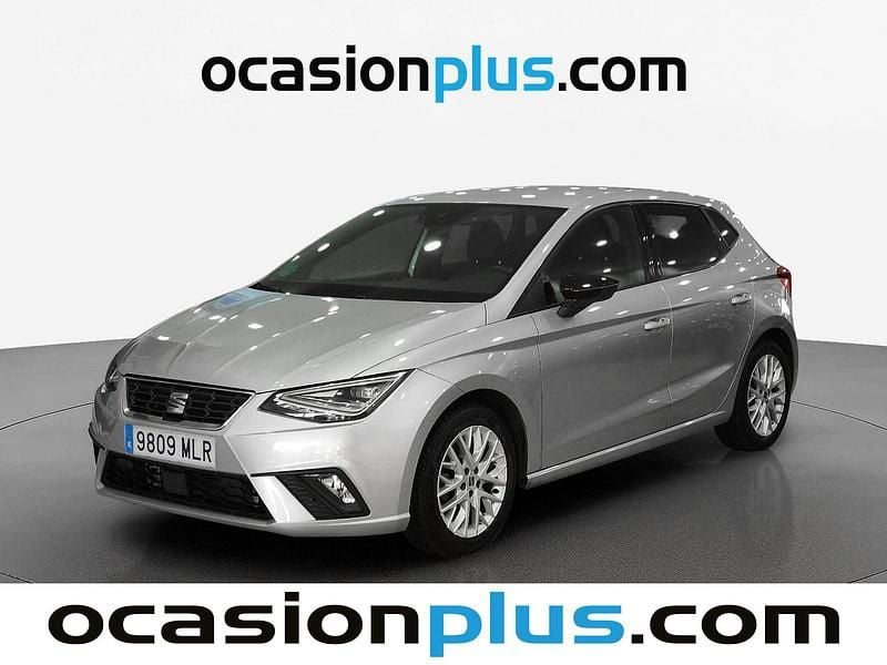 Gris plata Usado 2023 Seat Ibiza FR Utilitario | 15.182 € (Precio justo) - Imagen 1/4