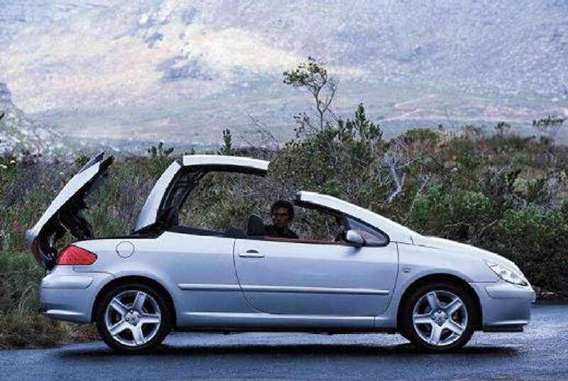 Plateado Usado 2004 Peugeot 307 CC Descapotable | 4890 € (Precio justo) - Imagen 1/4
