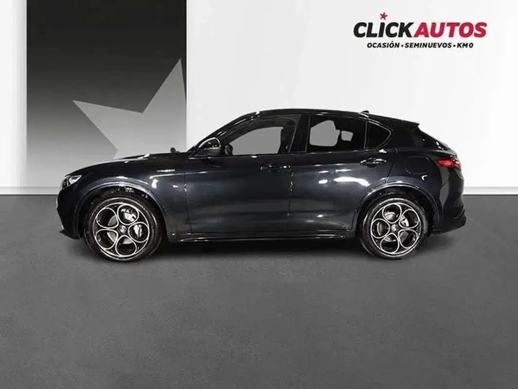 Usado Alfa Romeo Stelvio Veloce 212 CV (155 kW) 2022 Negro SUV