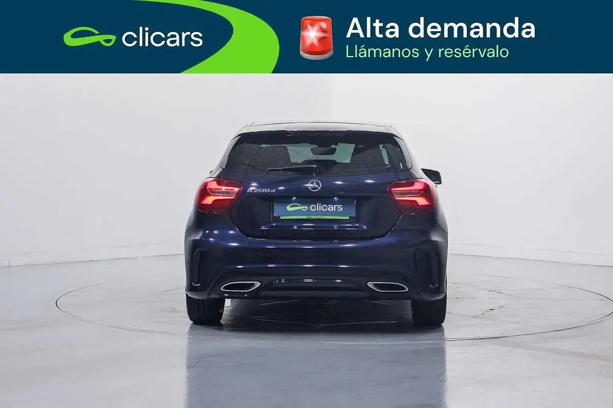 Usado Mercedes A200 136 CV (100 kW) 2018 Negro Utilitario