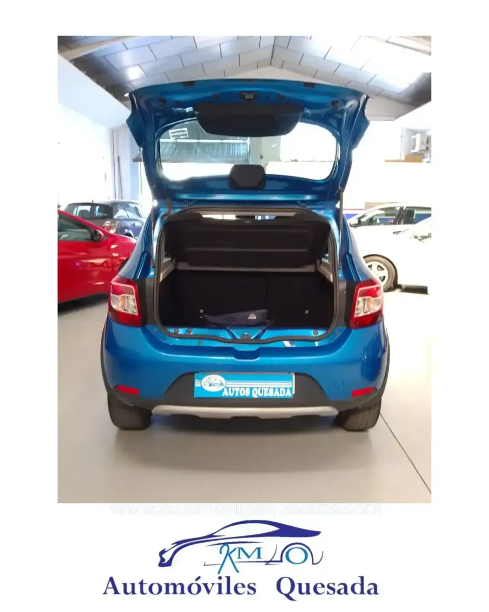 Usado Dacia Sandero Stepway 90 CV (66 kW) 2013 Azul Utilitario