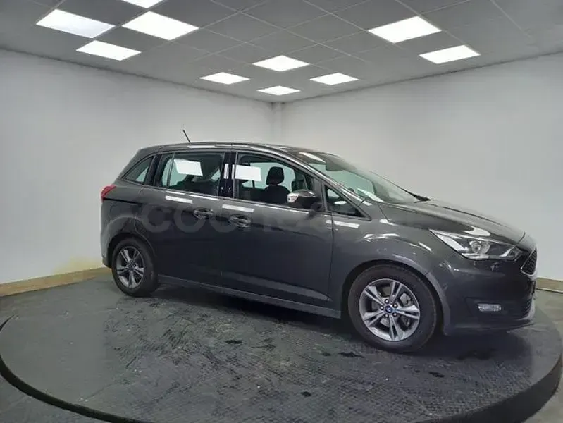 Usado Ford Grand C-Max Business Edition 120 CV (88 kW) 2019 Gris / plata Monovolumen