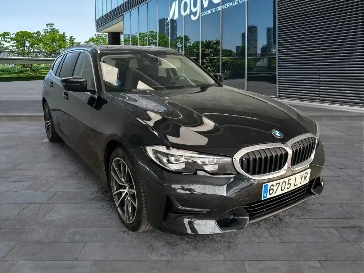 Usado BMW 318 Sport Line 150 CV (110 kW) 2022 Negro Familiar