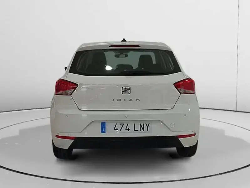 Usado Seat Ibiza Style 110 CV (80 kW) 2021 Blanco Utilitario