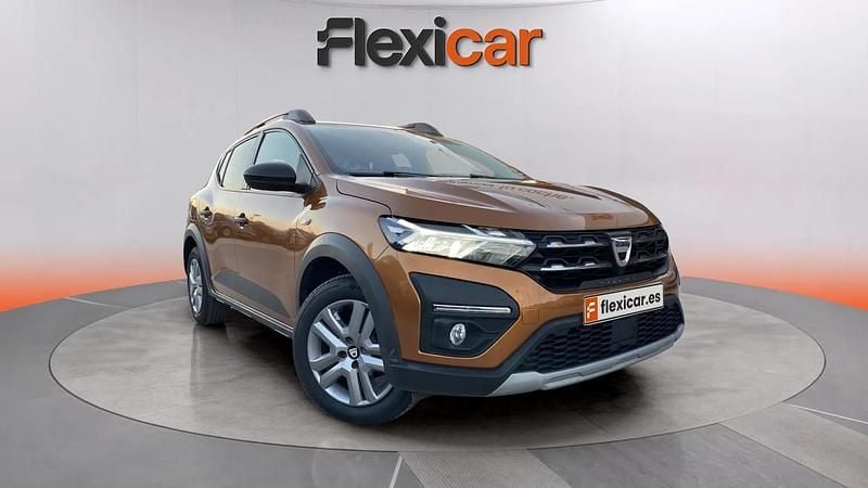 Begagnad Dacia Sandero Essentiel 101 HK (74 kW) 2021 Halvkombi