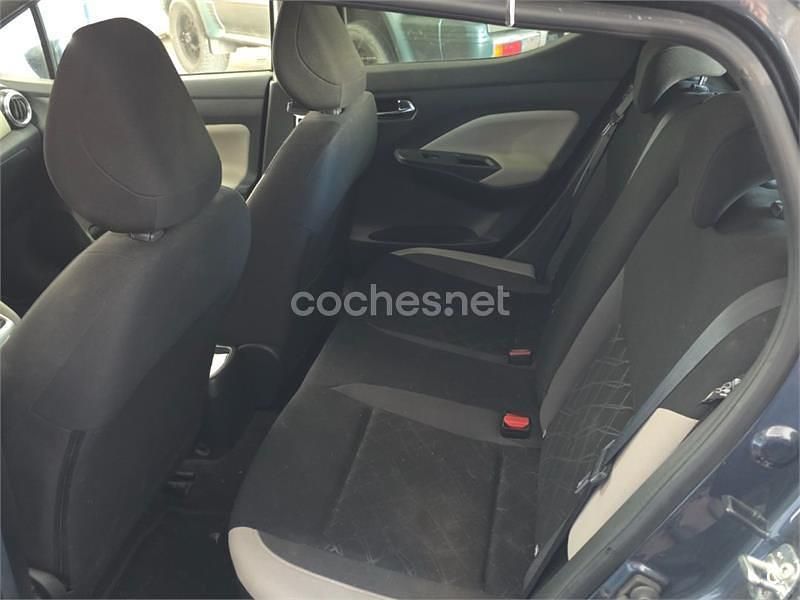 Usado Nissan Micra N-Connecta 90 CV (66 kW) 2018 Gris / plata Utilitario