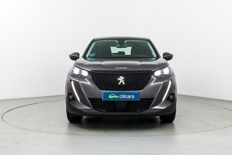 Usado Peugeot 2008 Active 110 CV (80 kW) 2021 Gris / plata SUV