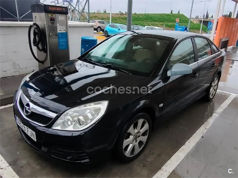 Usado Opel Vectra Elegance 122 HP (89 kW) 2006 Preto Sedan