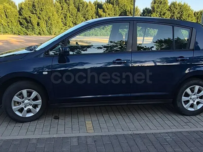 Usado Nissan Tiida Acenta 110 CV (80 kW) 2008 Azul Berlina
