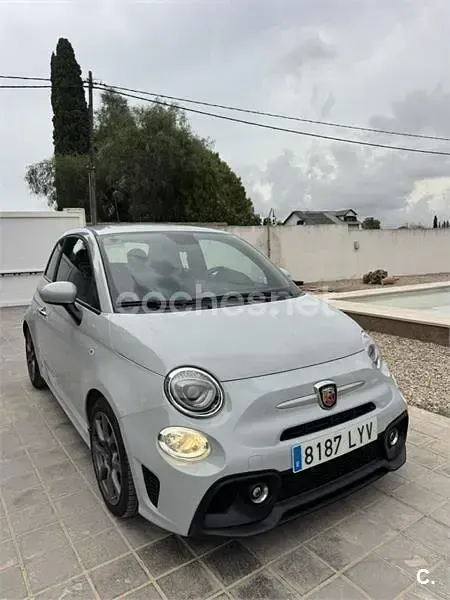 Usado Abarth 595 165 CV (121 kW) 2022 Gris / plata Berlina