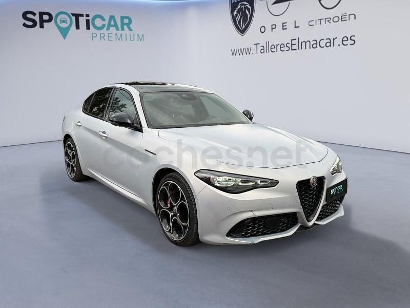 Usado Alfa Romeo Giulia Competizione 210 CV (154 kW) 2024 Gris / plata Berlina