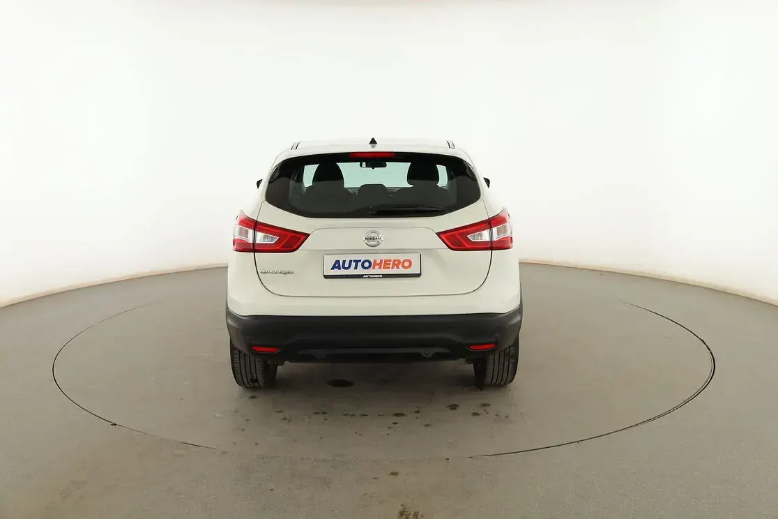 Usado Nissan Qashqai Acenta 130 CV (95 kW) 2015 Blanco SUV