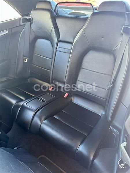 Käytetty Mercedes E200 Avantgarde 184 HP (135 kW) 2011 Musta Avoauto