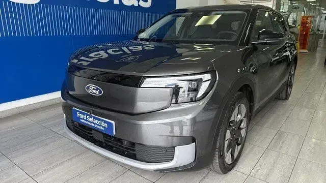 Usado Ford Explorer Premium 210 kW (286 CV) 2024 Gris magnetic (metalizado) SUV