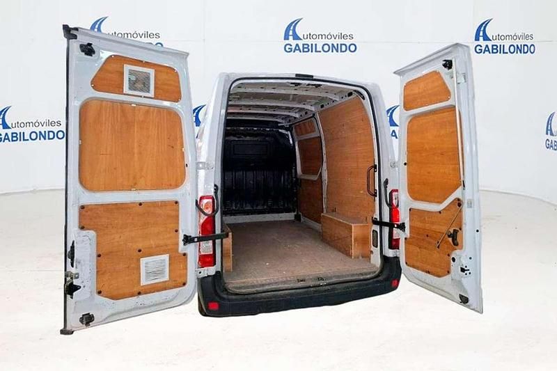 Usado Renault Master 136 CV (100 kW) 2021 Blanco Monovolumen