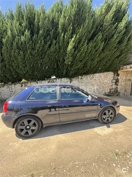 Usado Audi A3 Attraction 150 CV (110 kW) 1999 Azul Utilitario