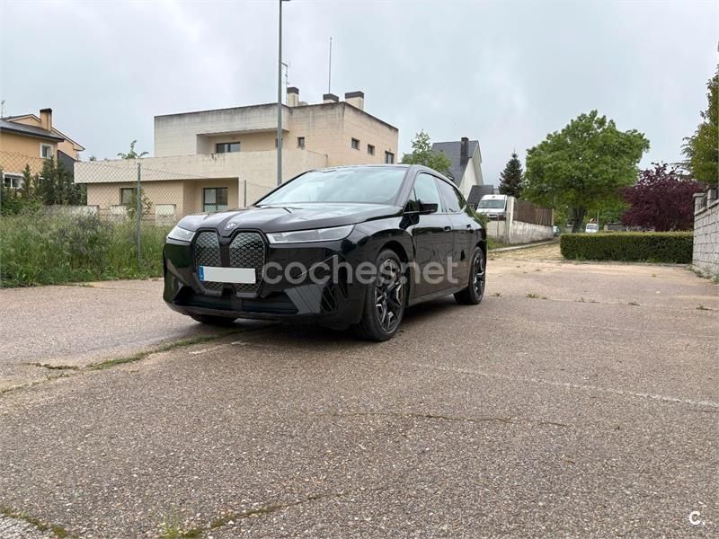 Eléctrico Usado 2023 BMW iX SUV | 70.990 € (Precio justo) - Imagen 1/4