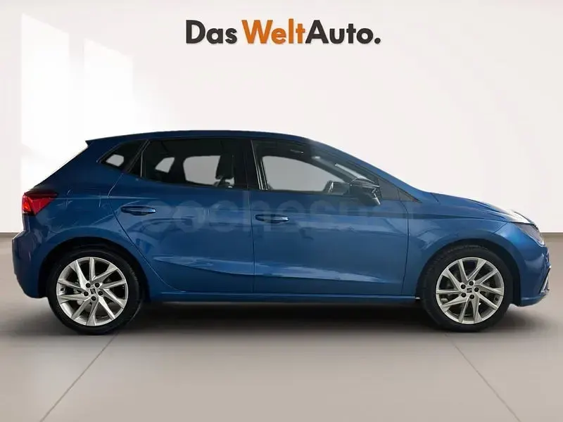 Usado Seat Ibiza FR 150 CV (110 kW) 2022 Azul Utilitario