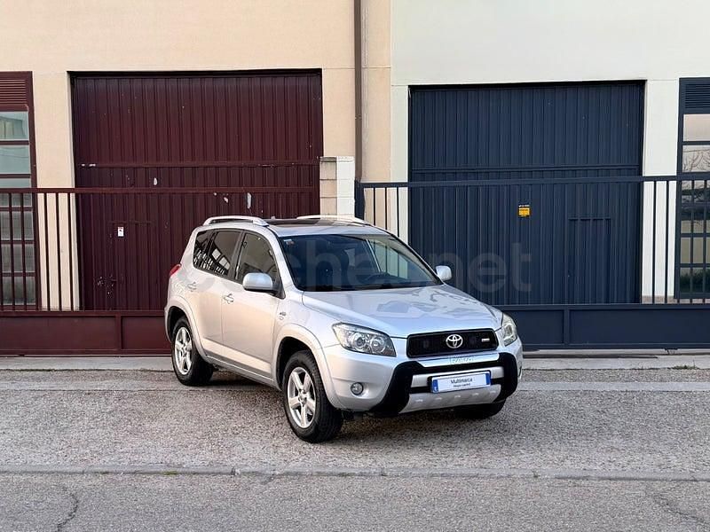 Usado Toyota RAV4 Premium 177 CV (130 kW) 2008 Gris / plata SUV