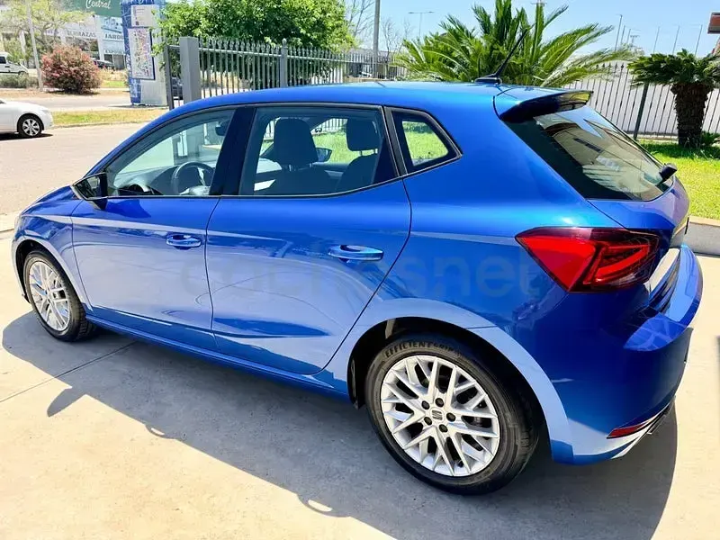 Usado Seat Ibiza FR 115 CV (84 kW) 2024 Azul Utilitario