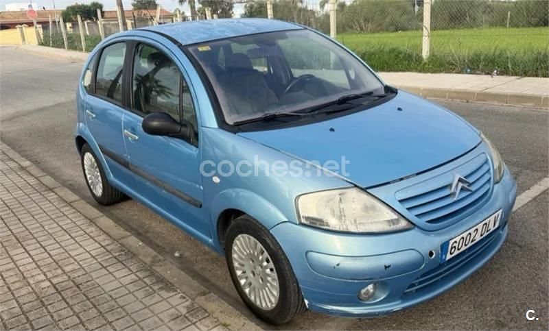 Usado Citroën C3 Exclusive 70 CV (51 kW) 2004 Azul Berlina