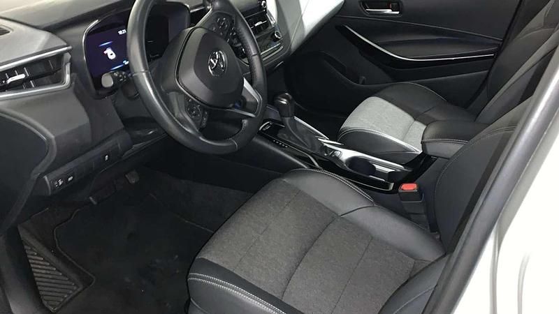 Usado Toyota Corolla Style 122 CV (89 kW) 2022 Blanco Utilitario