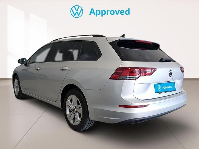 Usado VW Golf VIII Life 116 CV (85 kW) 2024 Gris Familiar