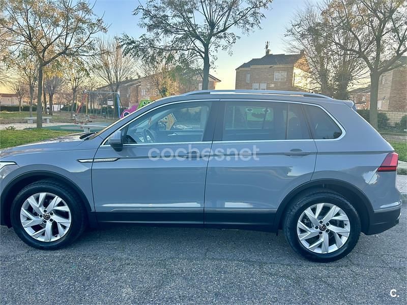 Usado VW Tiguan Life 150 CV (110 kW) 2021 Gris / plata SUV