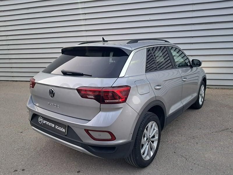 Usado VW T-Roc Life 110 CV (80 kW) 2022 Gris / plata SUV