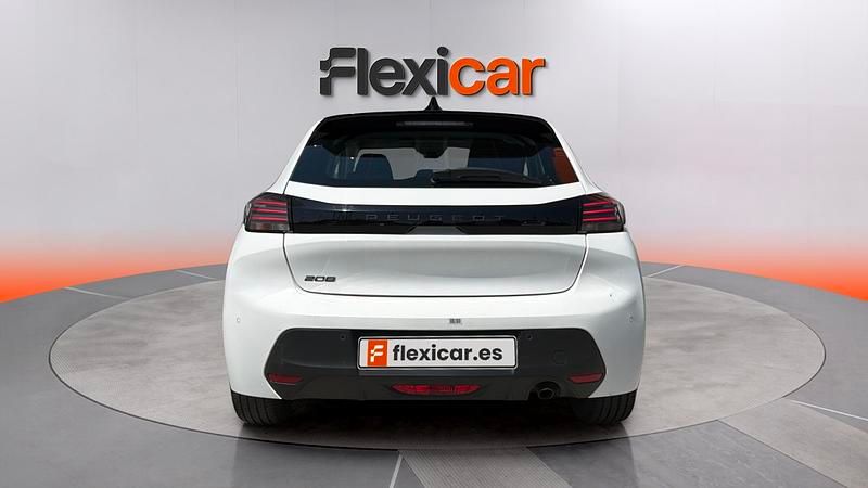 Usado Peugeot 208 Style 102 CV (75 kW) 2024 Blanco Utilitario
